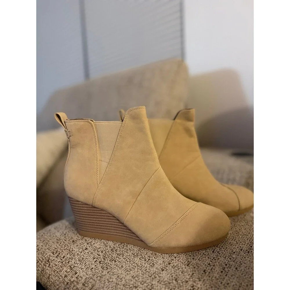 TOMS Majorca Suede Wedge Chelsea Boots Tan US 8 NWOT